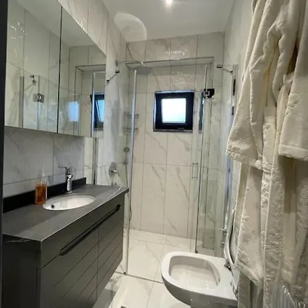 Ξενοδοχείο Btl House *