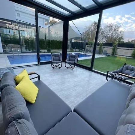Ξενοδοχείο Btl House