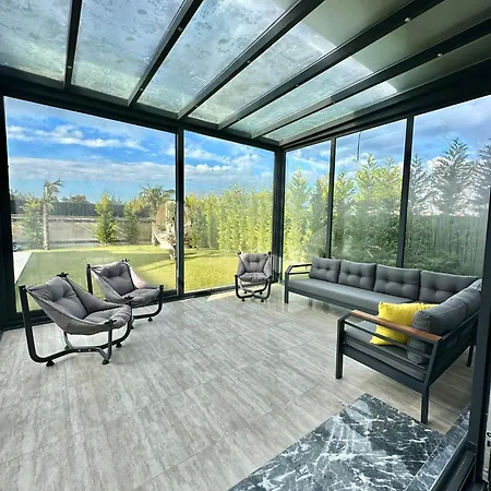 Ξενοδοχείο Btl House